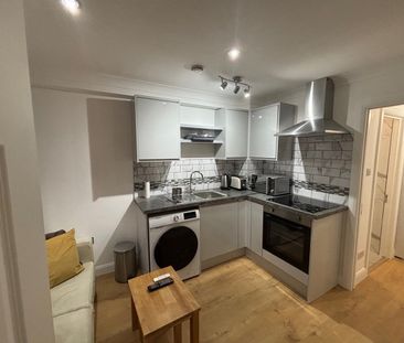 1 Bed Flat, Kensington Close, N11 - Photo 3