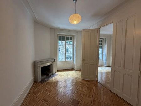 Bel appartement de 4.5 pièces, situé dans quartier calme. Proche transports publics et commerces. - Foto 2