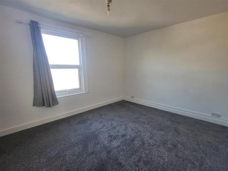 2 bedroom end of terrace house to rent - Photo 5