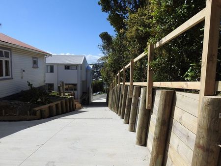 Comfort, Space & Convenience in the Heart of Johns - Photo 4