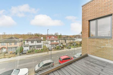 3 bedroom flat to rent - Photo 4