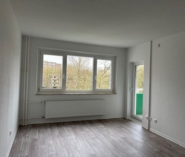 Frisch sanierte 2-ZW in der Helsinkistr. 84 in Kiel zu vermieten! O... - Foto 1