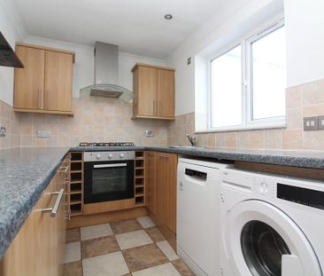 2 bedroom terraced house to rent - Photo 2