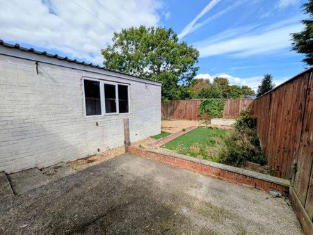 Cedar Terrace, West Cornforth, DL17 - Photo 2