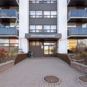 Fairlea Crescent - Photo 2