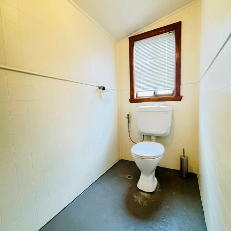 Peaceful 4 Bedroom House Available Now! ! ! - Photo 3