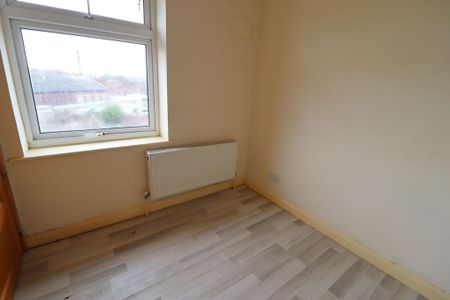 4 bedroom terraced house to rent - Photo 5