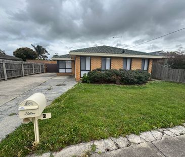 3 BEDROOM FAMILY HOME - Photo 1
