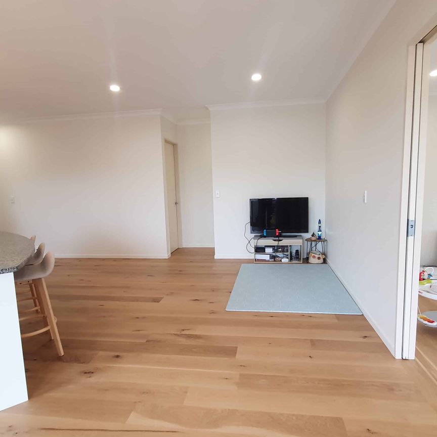 Albany Scarlet Oak 4 bed 2 bath - Photo 1