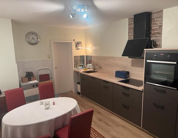 Erdgeschoss 2 Zimmer Wohnung Bad,Küche,+ Möbliert 53 m2 - Foto 1