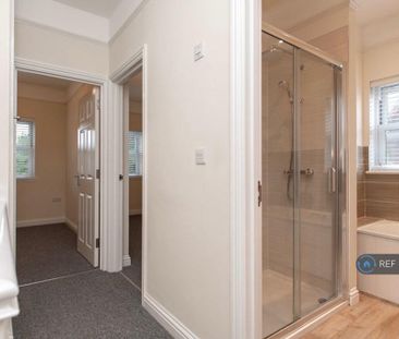 3 bedroom semi-detached house to rent - Photo 3