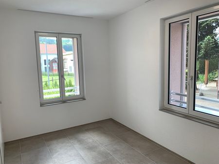 "moderne 3.5-Zimmer-Wohnung mit sonnigem Sitzplatz an zentraler und sonniger Lage" - Foto 4