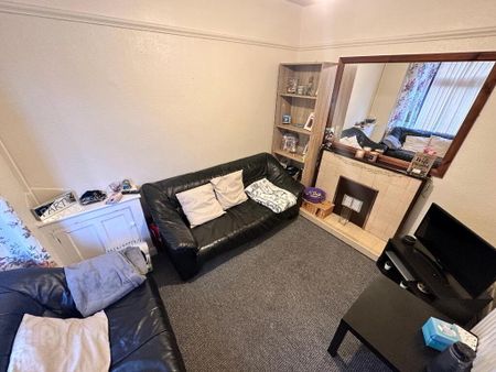 37 Windsor Drive, Belfast, BT9 7FH - Photo 2
