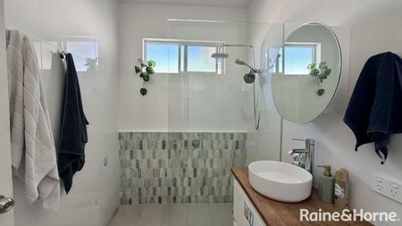 Renovated Family Home - Photo 2