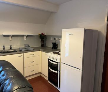 1 bedroom Flat To Let Total Size: 2013 SQ FT - Photo 1