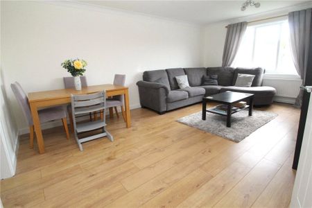 2 bed Flat for rent - Photo 3