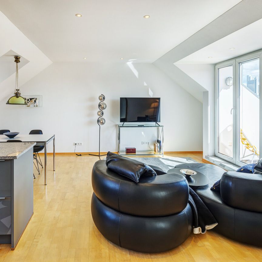 Quiet attic apartment with a beautiful view - Foto 1