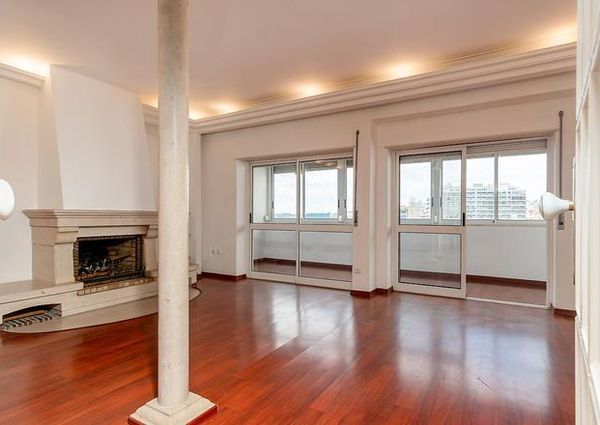 Apartamento T5 em Setúbal