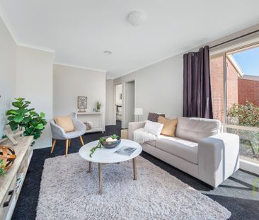 Modern Townhouse - Photo 4