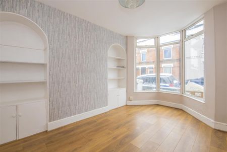 3 bed House - Terraced To Let - Photo 2