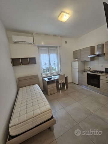 Borgo roma stanza con bagno privato - Photo 2