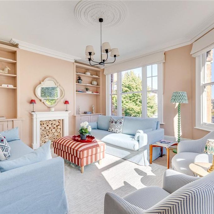 4 bedroom end of terrace house to rent - Photo 1