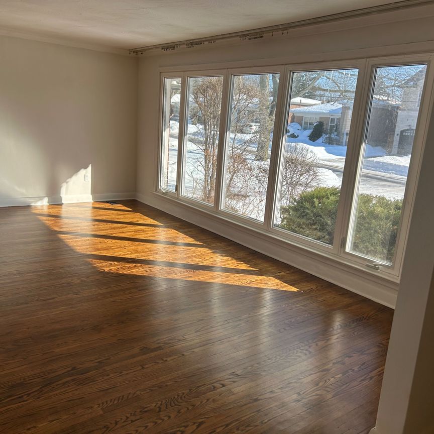 For Lease - 294 Betty Ann Drive, Toronto, Ontario - Photo 1