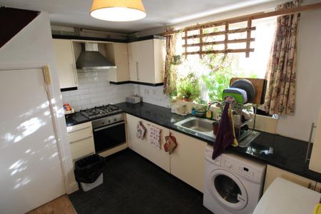 1 bedroom flat to rent - Photo 4
