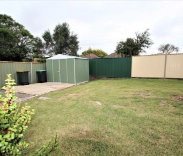 FAMILY HOME IN SOUGHT AFTER LOCATION - Photo 2