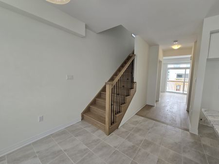 For Lease - 11 Greig Street, Brantford, Ontario - Photo 3