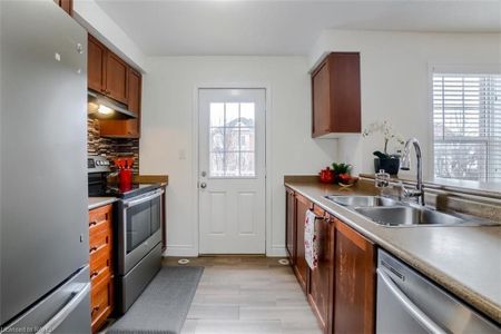 For Lease - 3057 DEWRIDGE Avenue, Oakville, Ontario - Photo 3