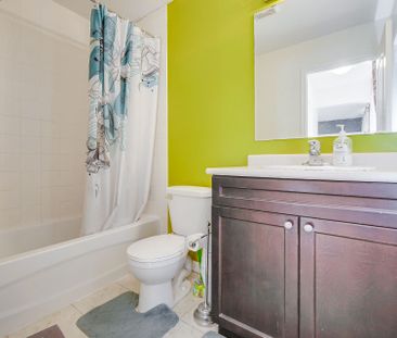 For Lease - 330 Schreyer Crescent, Milton, Ontario - Photo 1