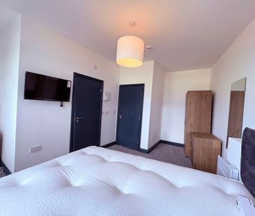 Beach Road - Room 8, South Shields, South Shields, Tyne and Wear, N... - Photo 1