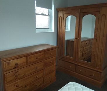 3 Bed Terraced House, Barset Road, SE15 - Photo 2