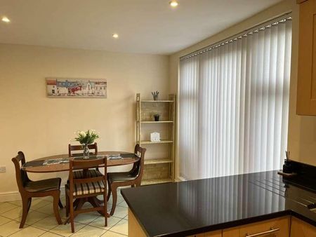 Willowbrook, Great George Street, Godalming, GU7 - Photo 3