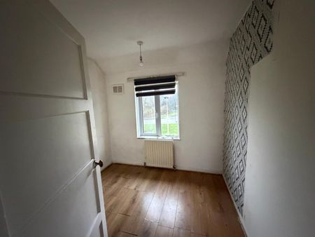 3 Bedroom in LE4 Area - Photo 3