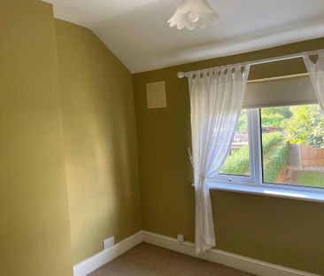 2 bedroom end of terrace house to rent - Photo 3