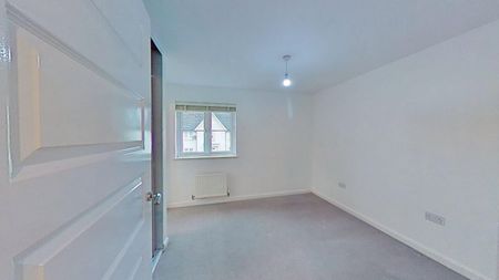 3 bedroom semi-detached house to rent - Photo 2