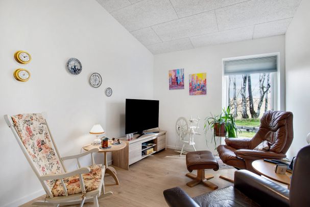 Indflytningsklart enderækkehus, med stort lyst køkken/alrum - Foto 1