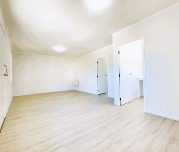 2 Bedroom + 1 Carport parking space, Sandringham - Photo 1