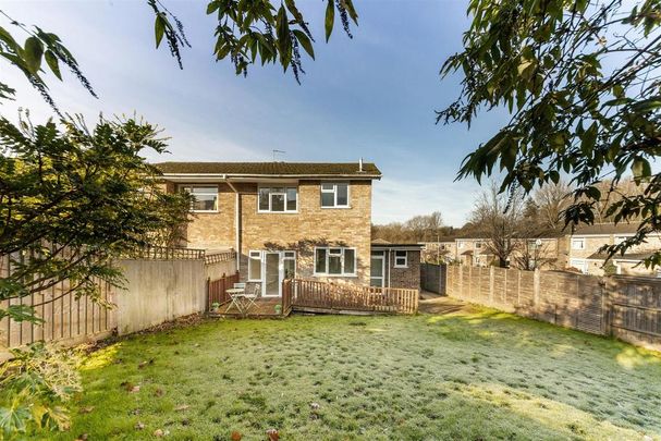 3 bedroom semi-detached house to rent - Photo 1