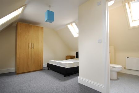 Quaker Lane, Plymouth - Photo 2