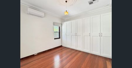 Charm and Convenience - Photo 5