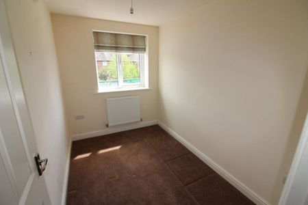 3 bedroom detached house to rent - Photo 4