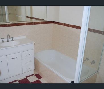 Perfect 3 Bedroom Home - Photo 4