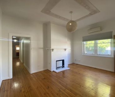 Freshly painted 3 Bedroom Home - Photo 4