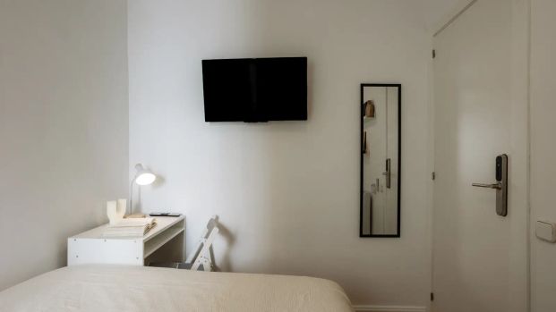 Room in a shared 4-bedroom apartment for rent in La Maternitat i Sant Ramon. - Photo 1