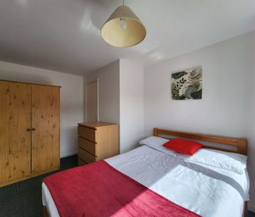 College Road 33 Room 5 - Photo 3