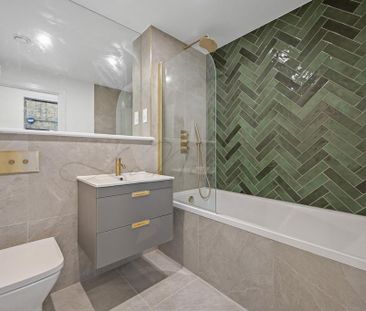 3 bedroom flat to rent - Photo 6