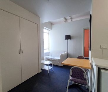 Furnished 2-Bedroom 1 Bath Apartment - Your Perfect Urban Sanctuary! - Photo 3